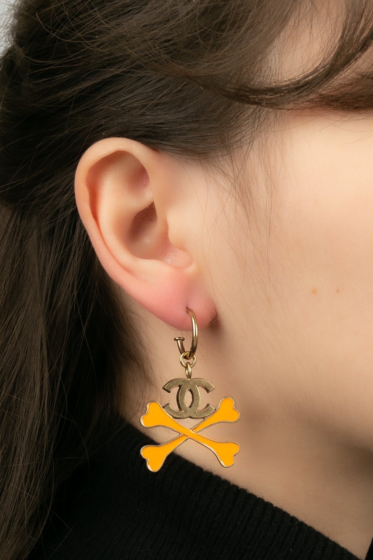 Boucles d'oreilles "Os" Chanel