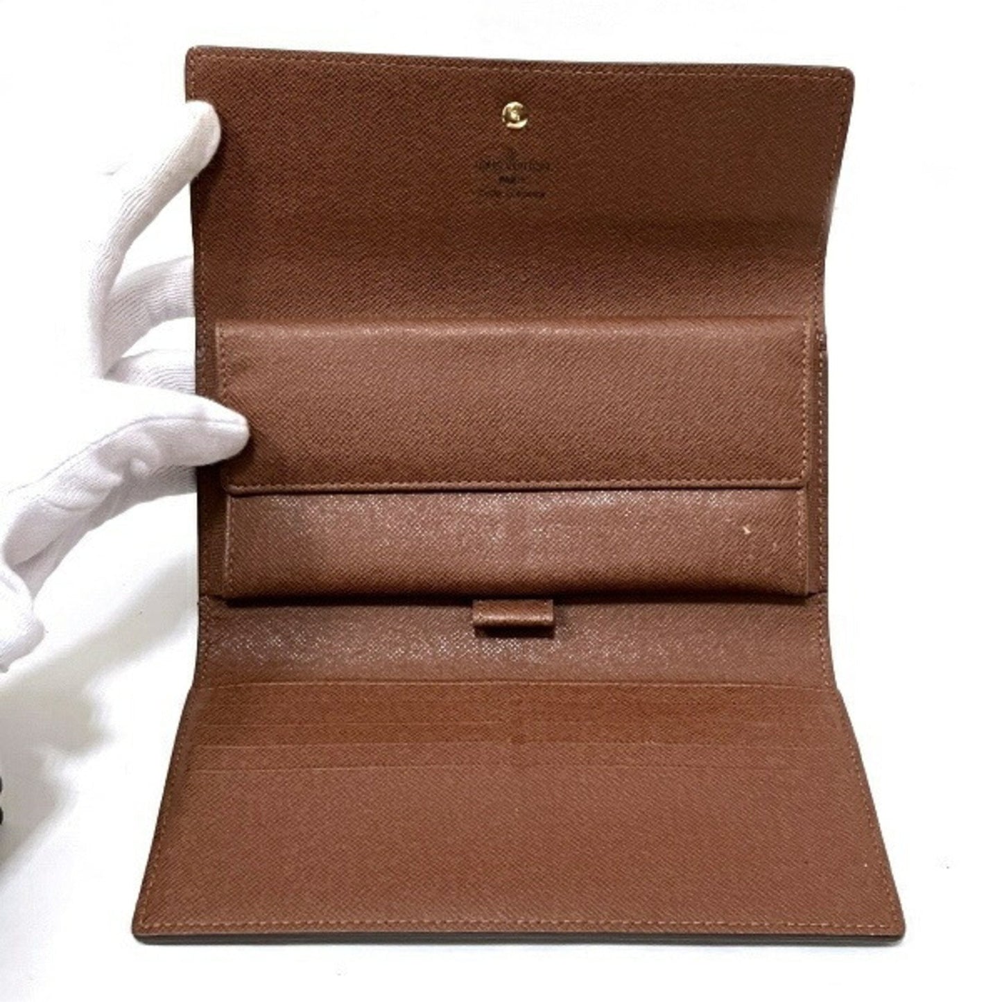 Louis Vuitton International  Canvas Wallet  ()