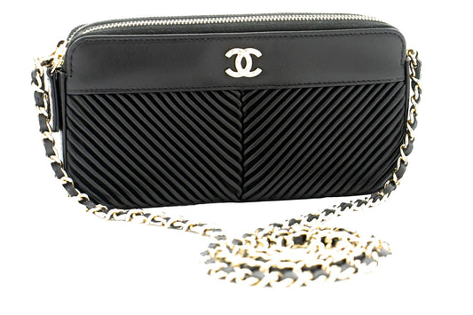 Chanel V-Stich Black Leather Wallet  ()