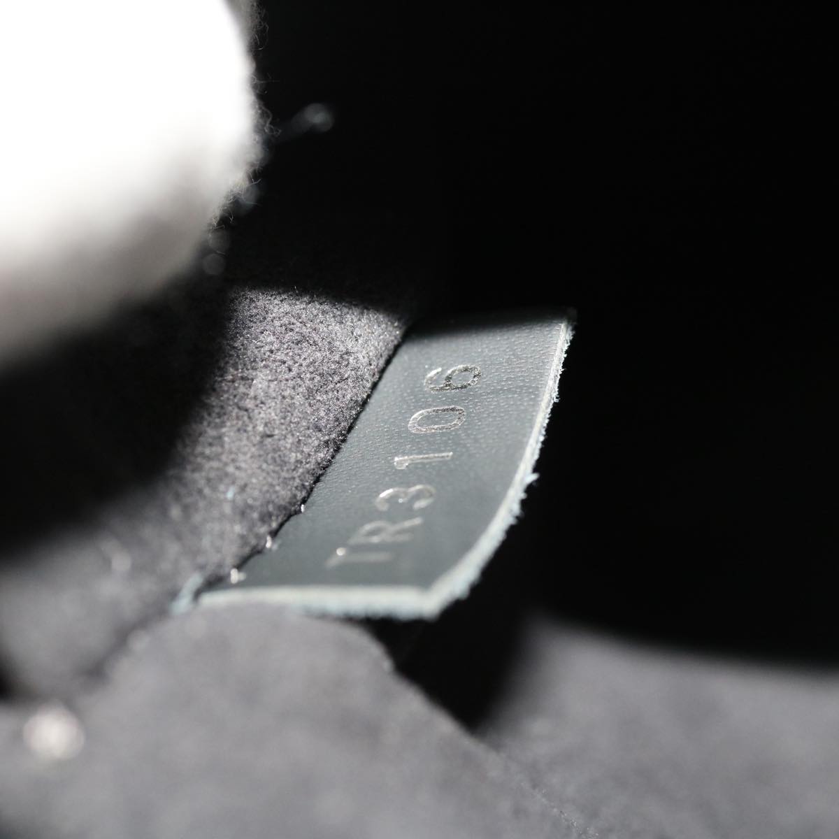 Louis Vuitton Dandy  Canvas Handbag ()