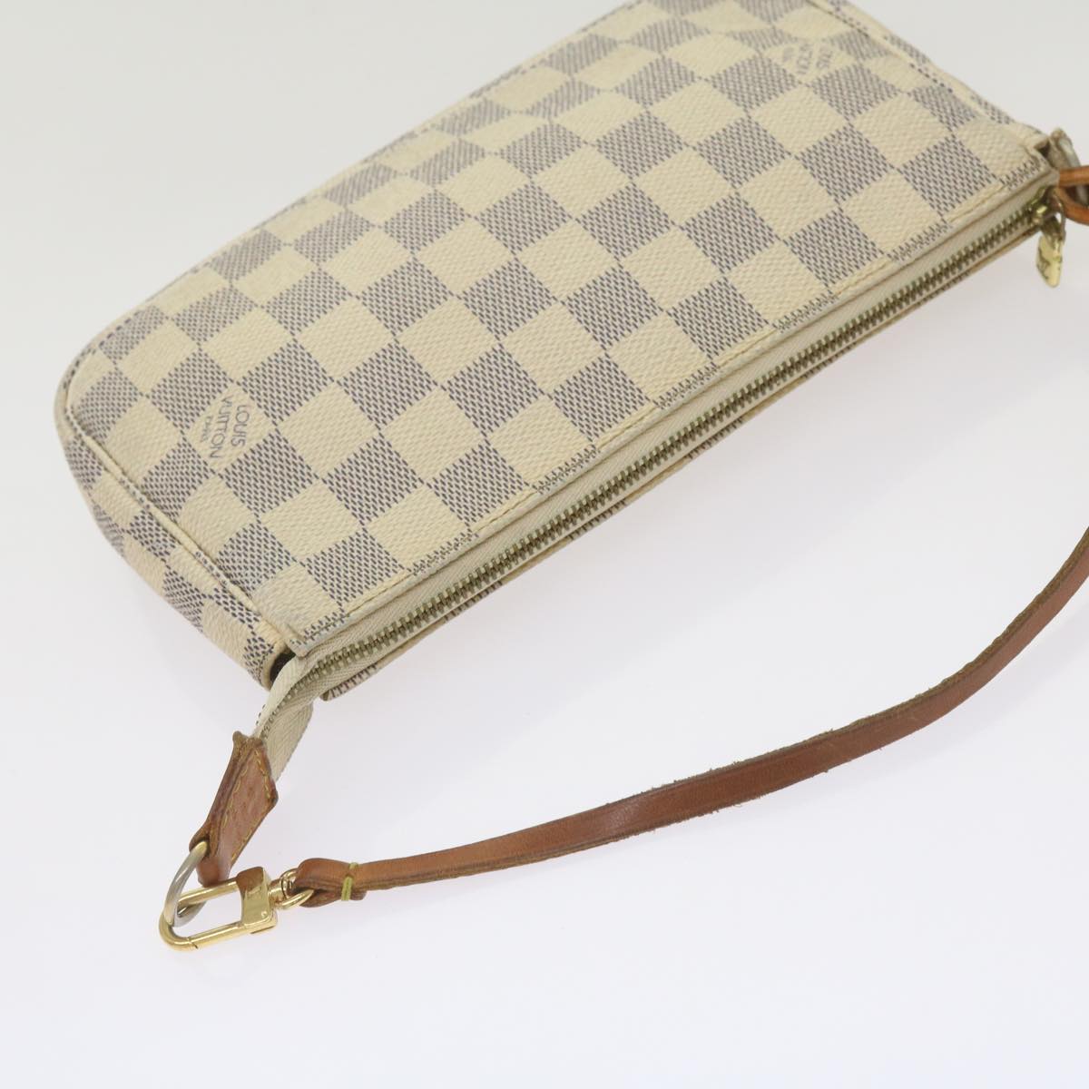 Louis Vuitton Pochette Accessoire  Canvas Clutch Bag ()