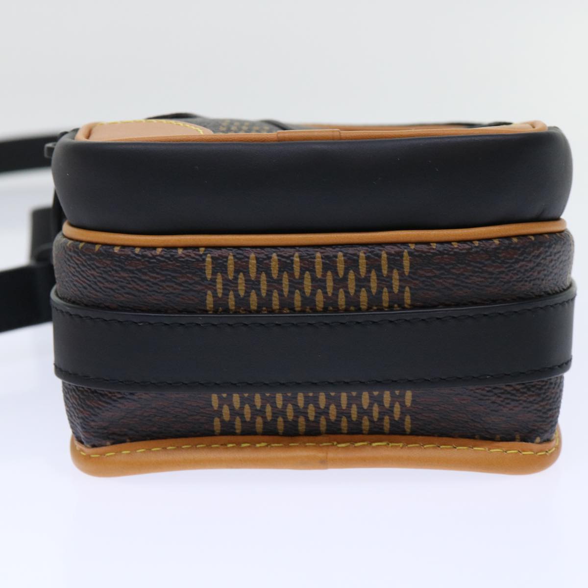 Louis Vuitton Amazon  Canvas Shoulder Bag ()