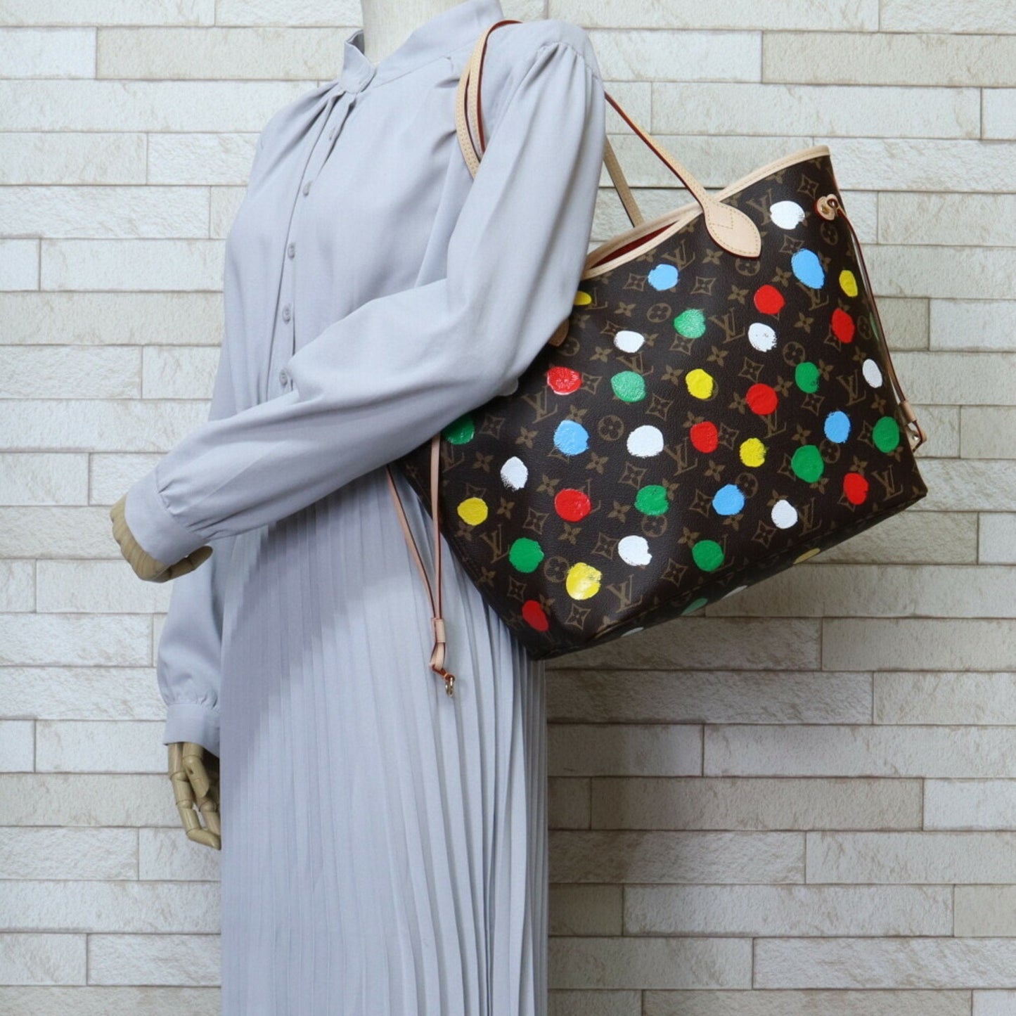 Louis Vuitton Neverfull Mm  Canvas Tote Bag ()
