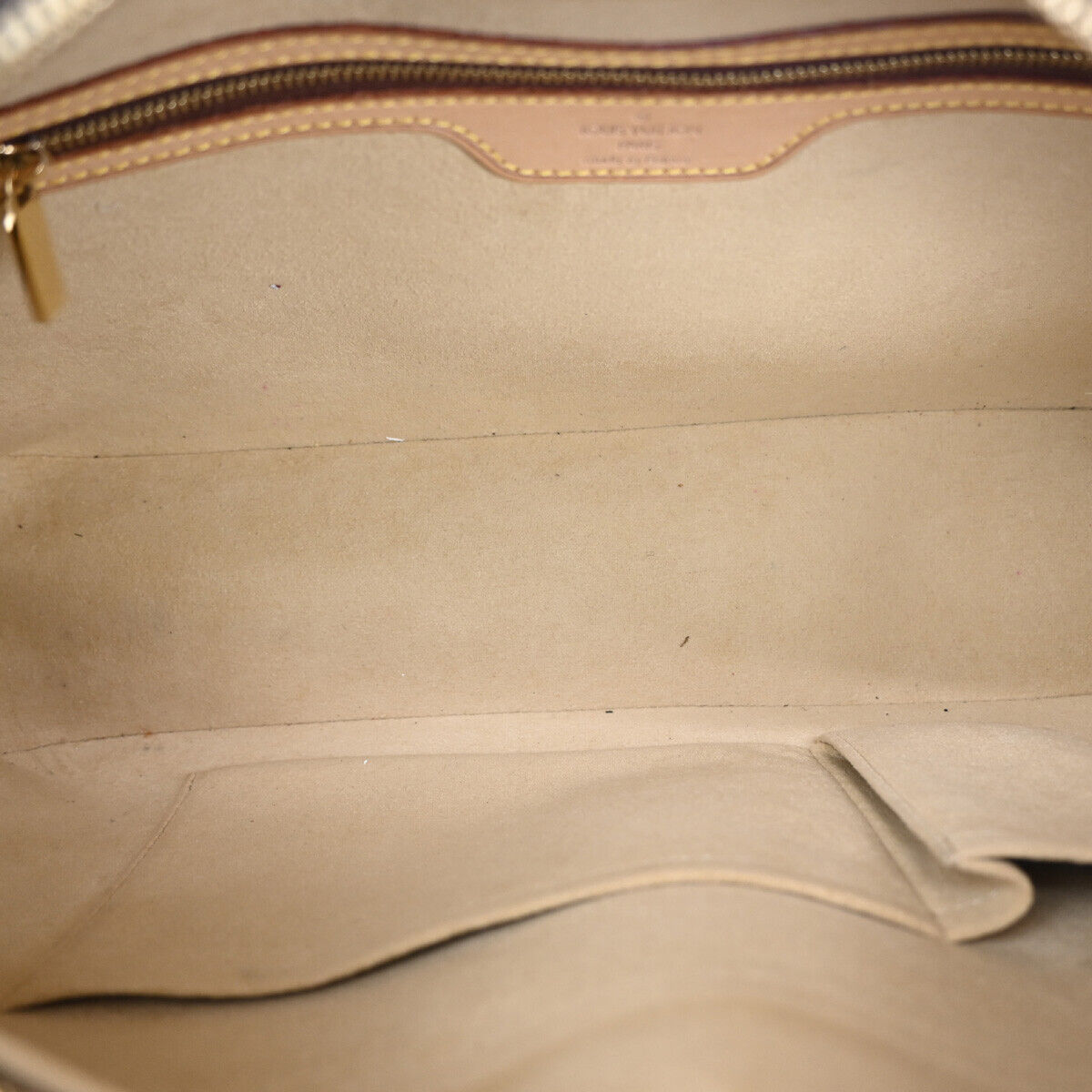 Louis Vuitton Cité  Canvas Shoulder Bag ()