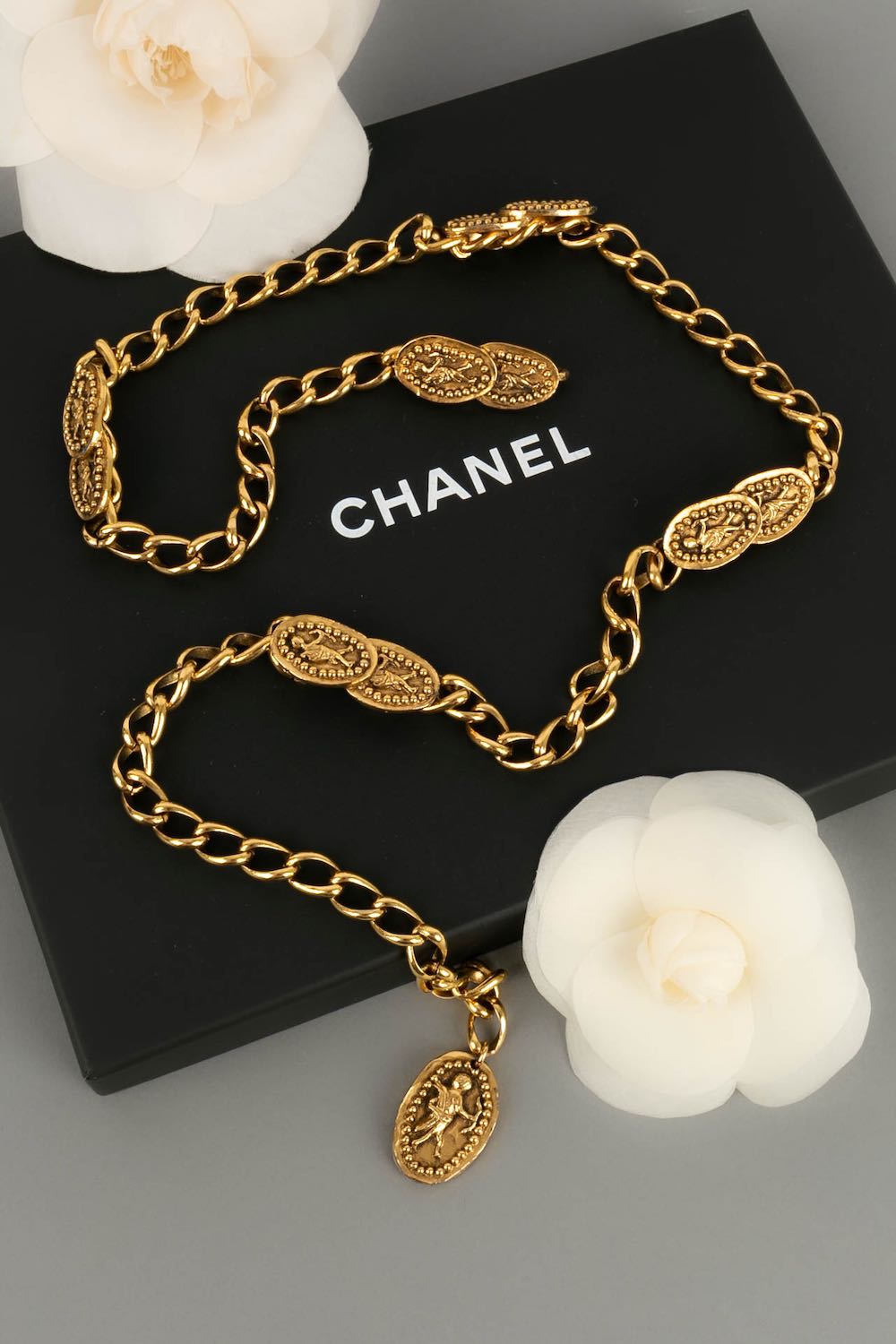 Ceinture "angelots" Chanel