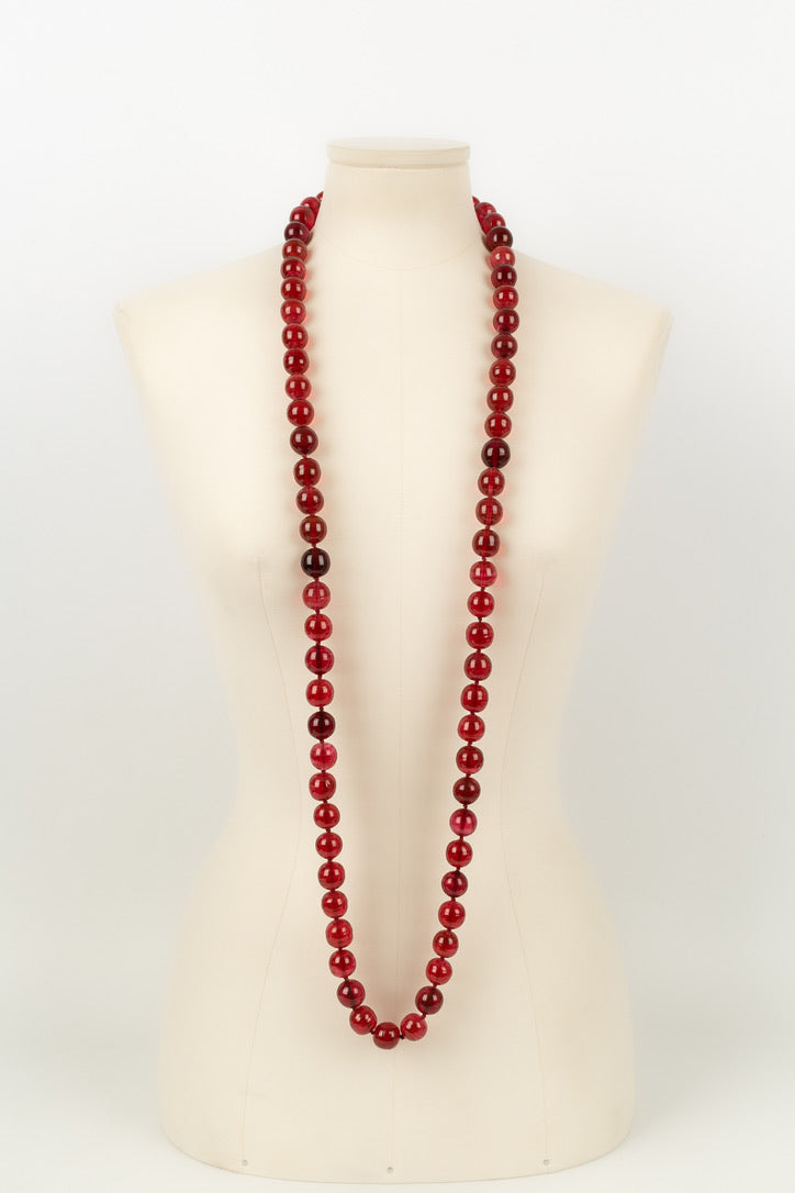 Collier de perles rouges Chanel