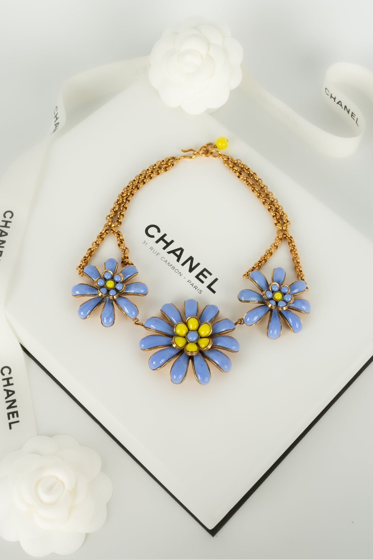 Collier camélia Chanel Printemps 1997