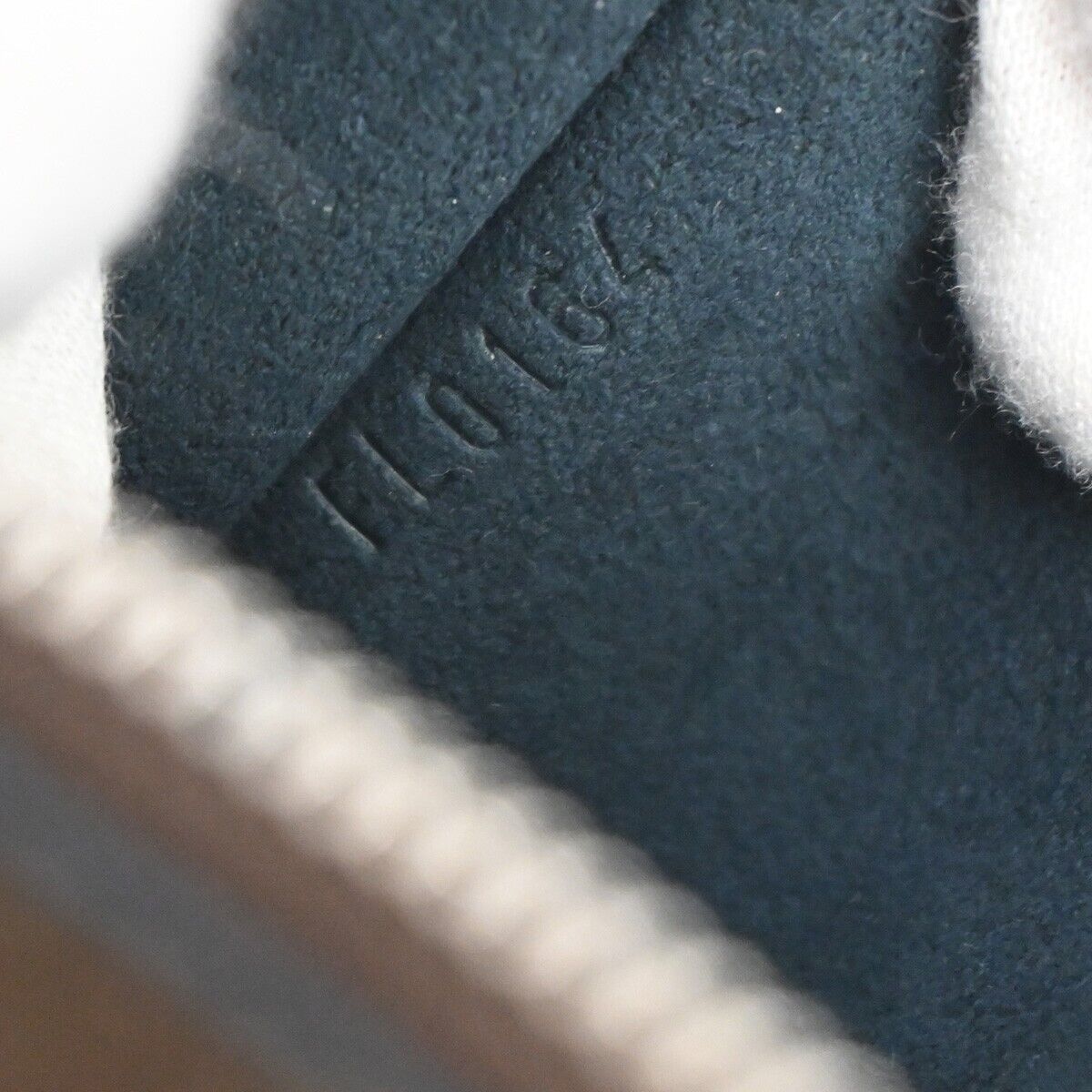 Louis Vuitton Idole  Canvas Shoulder Bag ()