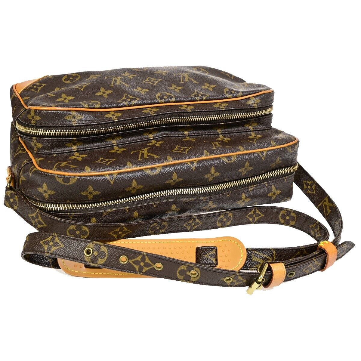 Louis Vuitton Nile  Canvas Handbag ()