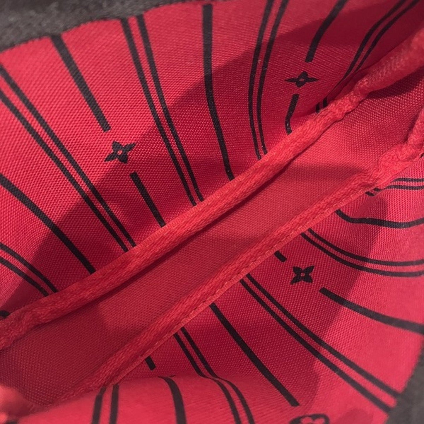 Louis Vuitton Mini Pochette Accessoires  Canvas Clutch Bag ()