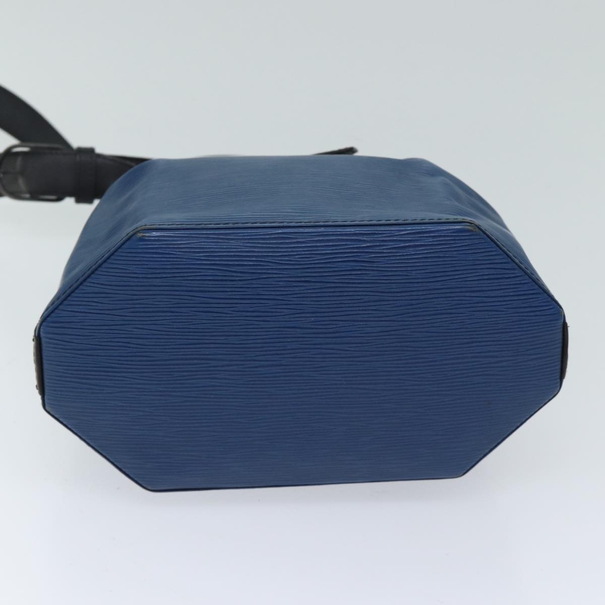 Louis Vuitton Sac D'épaule  Leather Shoulder Bag ()