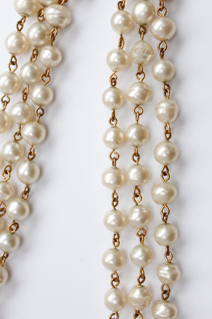 Collier de perles nacrées Chanel