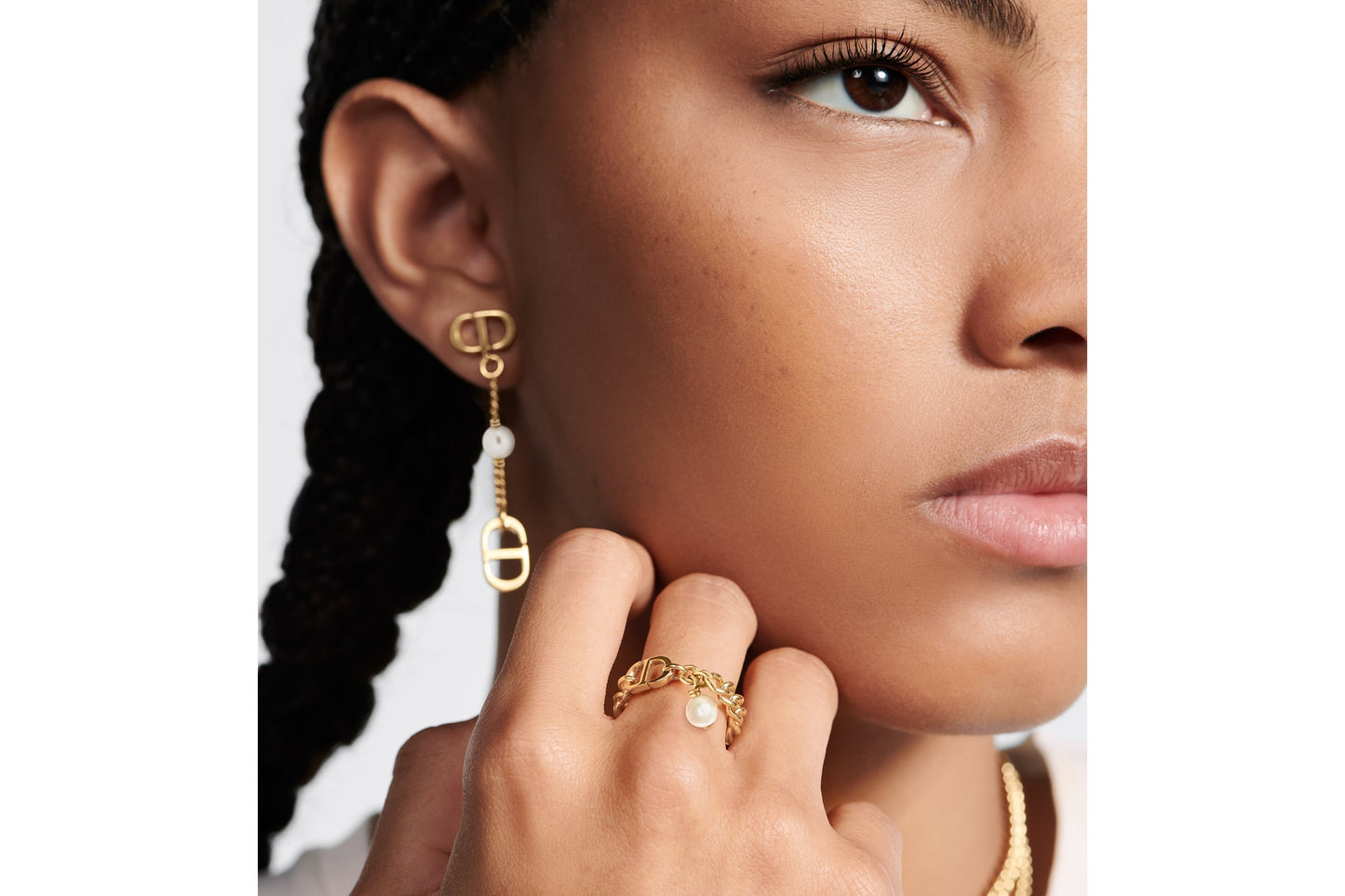 30 Montaigne Ring • Gold-Finish Metal