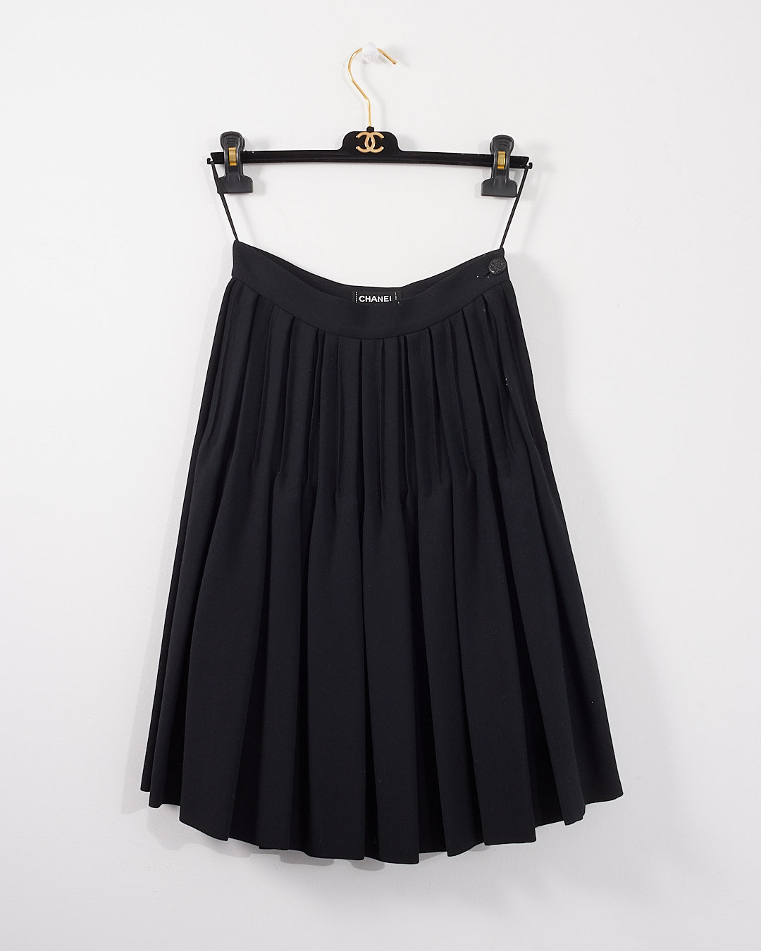 Chanel Black Crepe Pleated Skirt - 36