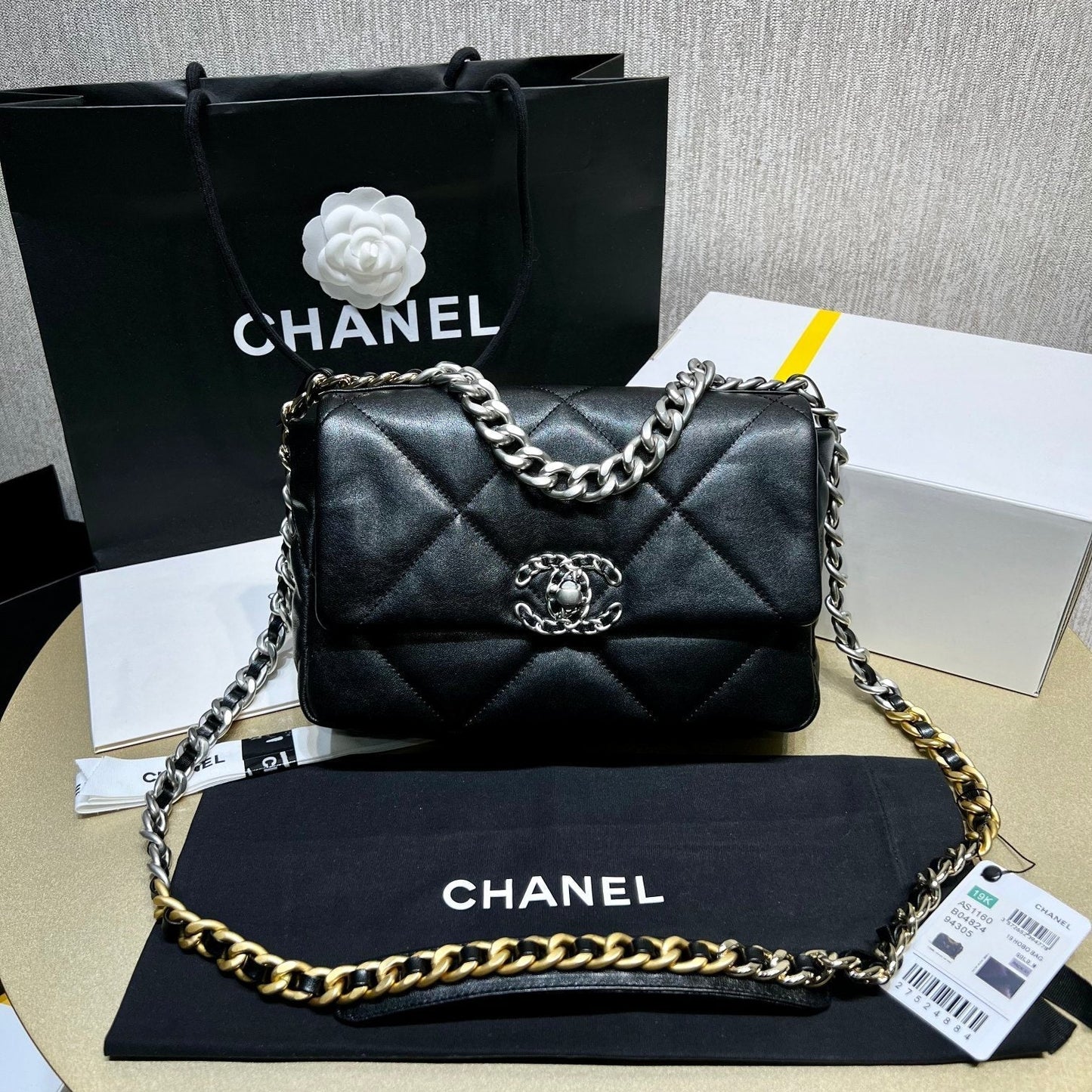 Chanel - Luxury Bag - CHL - 725