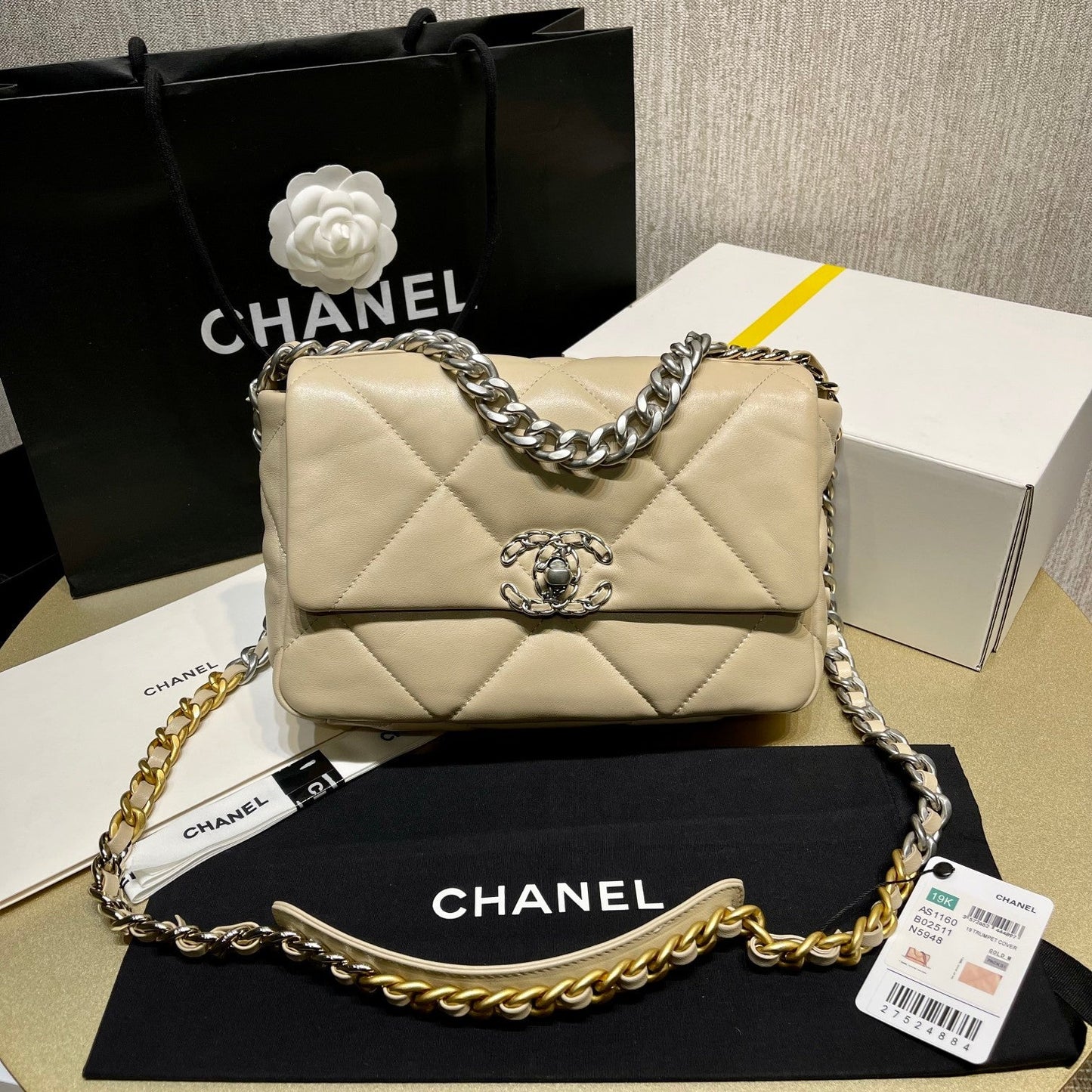 Chanel - Luxury Bag - CHL - 724