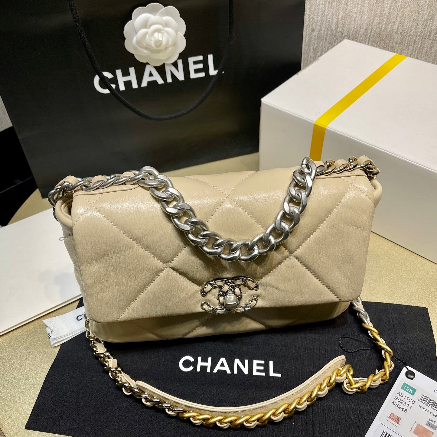 Chanel - Luxury Bag - CHL - 724