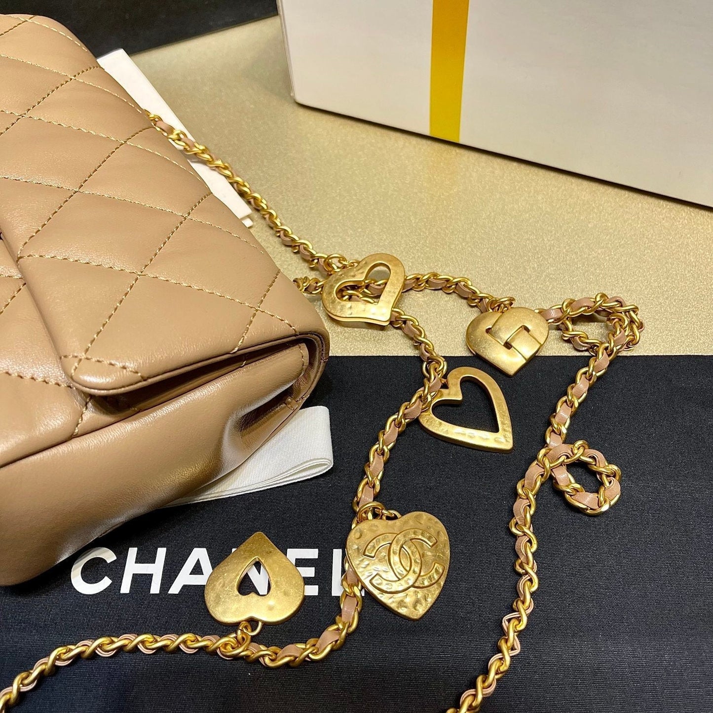 Chanel - Luxury Bag - CHL - 711