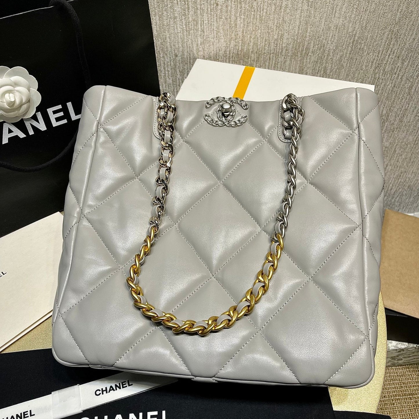 Chanel - Luxury Bag - CHL - 722