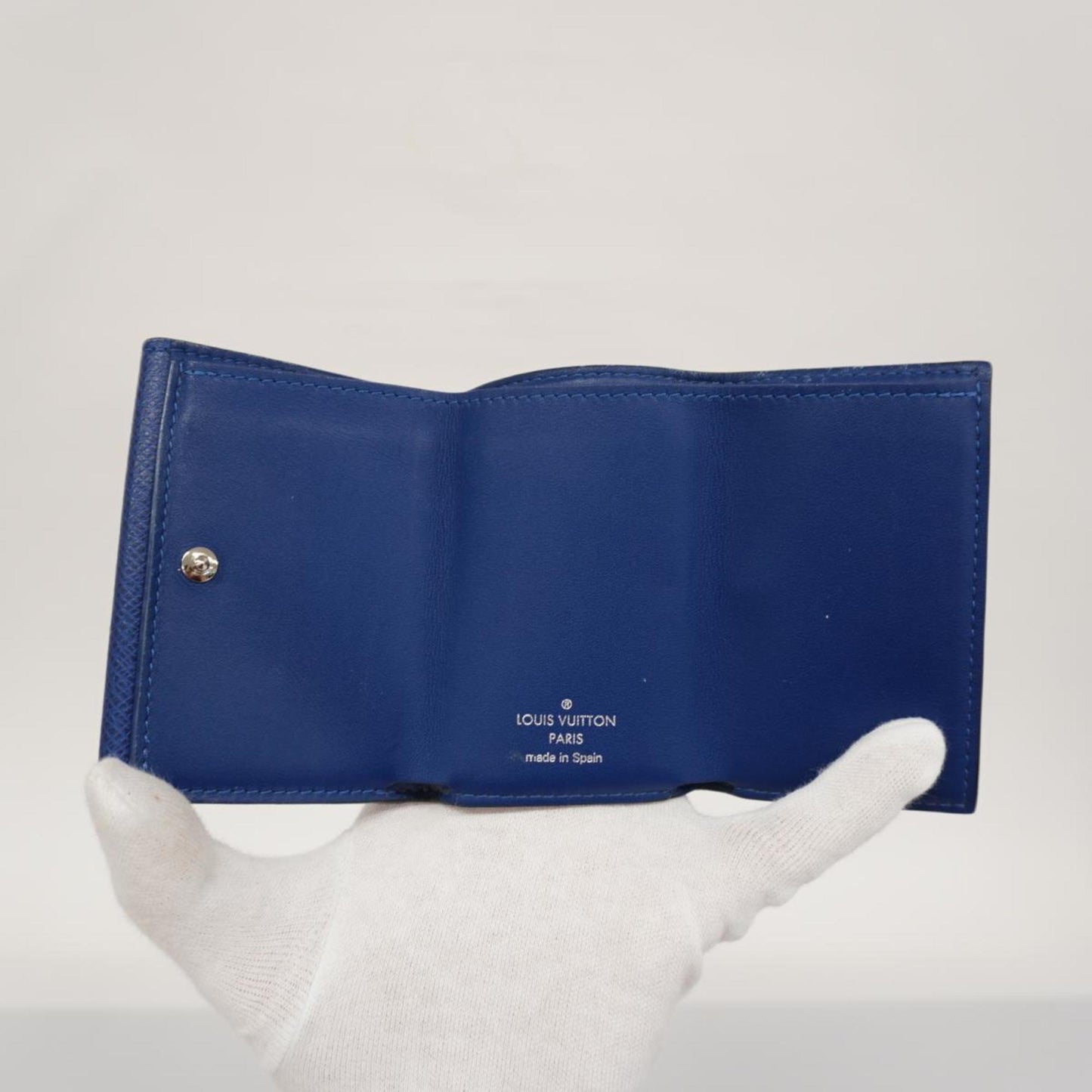 Louis Vuitton Taiga  Canvas Wallet  ()