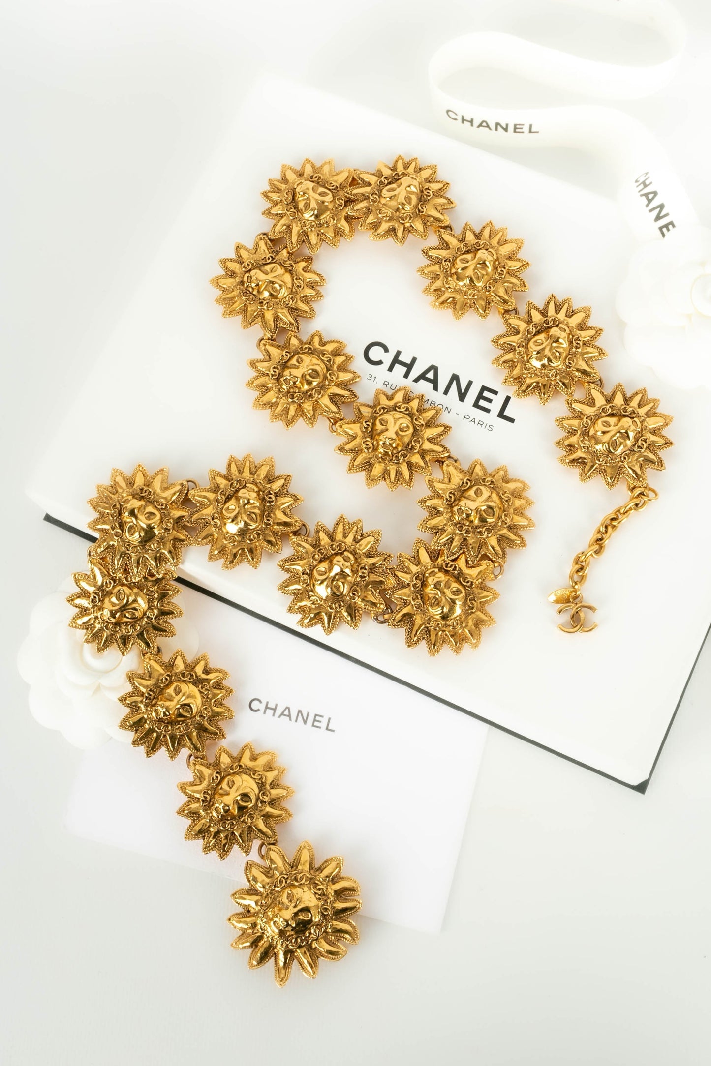 Ceinture "têtes de lion" Chanel