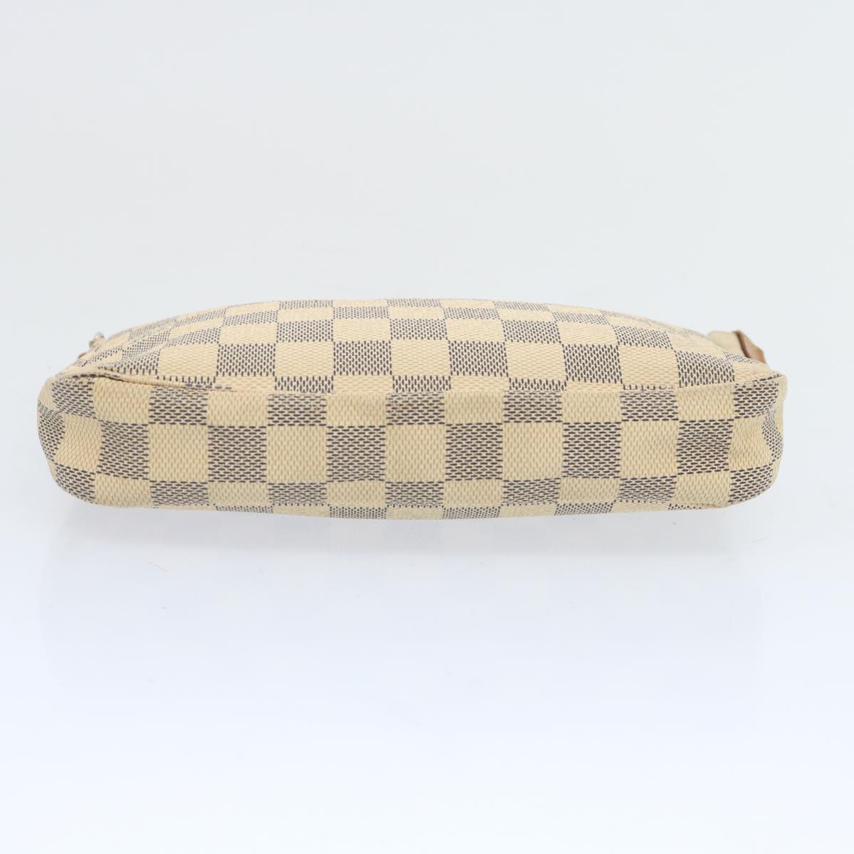 Louis Vuitton Pochette Accessoires  Leather Clutch Bag ()