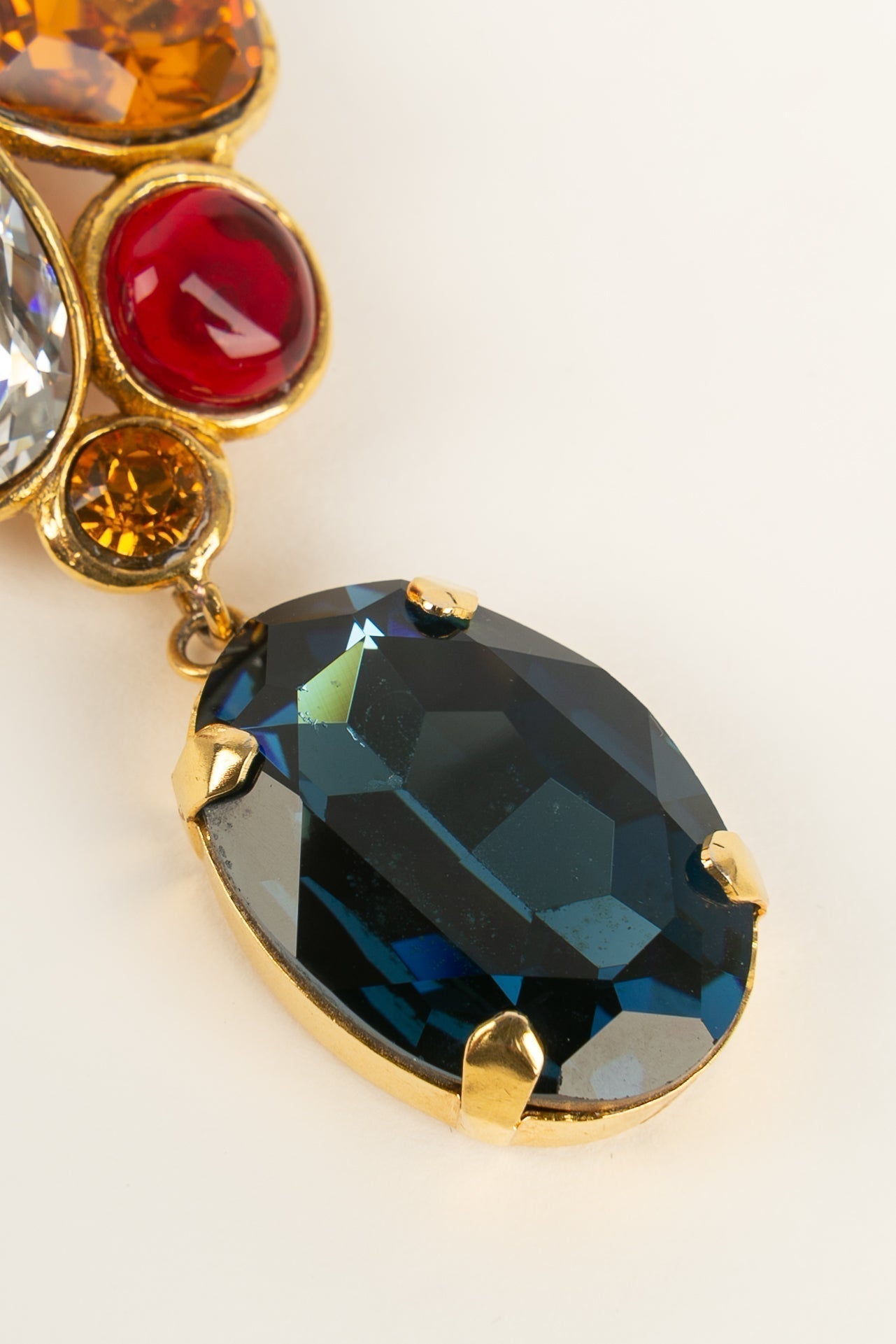 Broche strassée Chanel