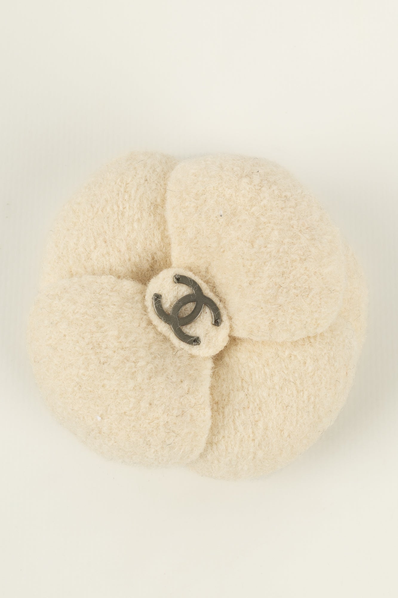 Broche camélia Chanel