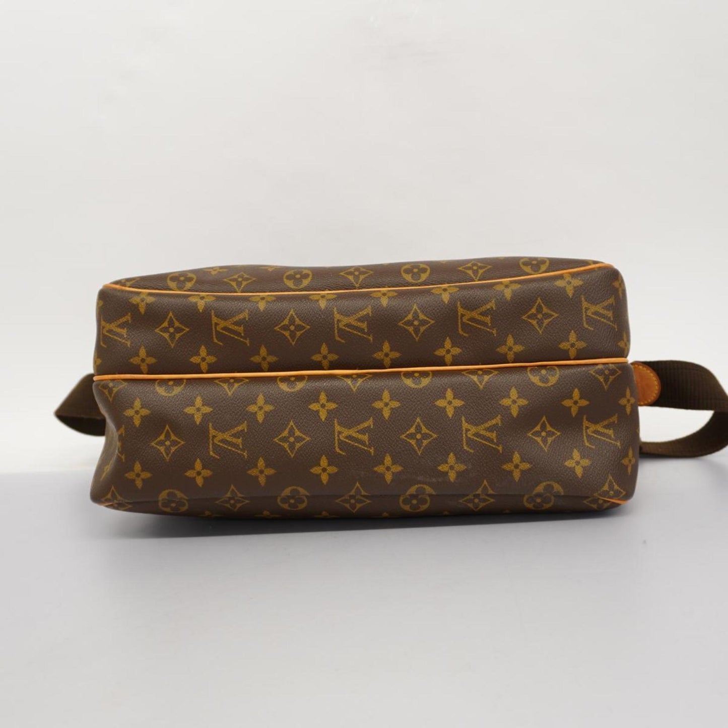 Louis Vuitton Reporter  Canvas Shoulder Bag ()