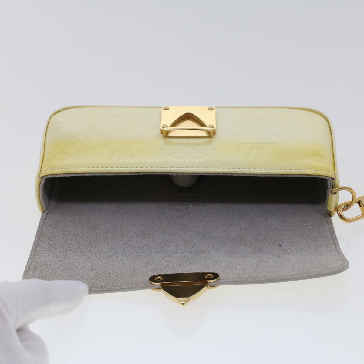 Louis Vuitton Etui À Lunettes  Patent Leather Wallet  ()