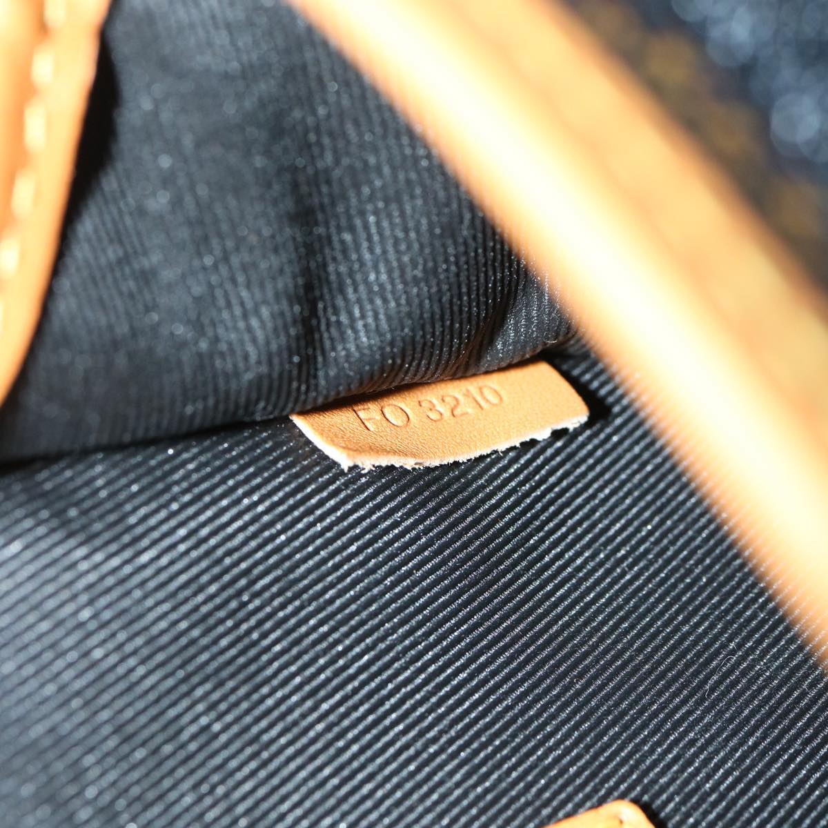 Louis Vuitton Amazon  Canvas Shoulder Bag ()