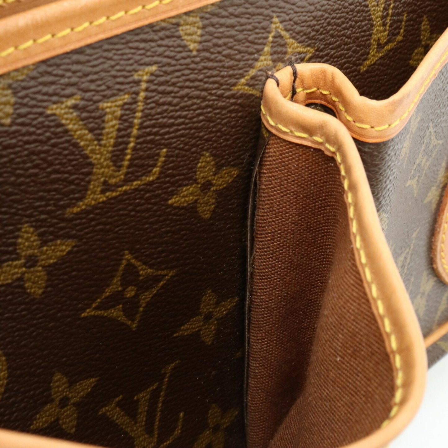 Louis Vuitton Gibeciere  Canvas Shoulder Bag ()