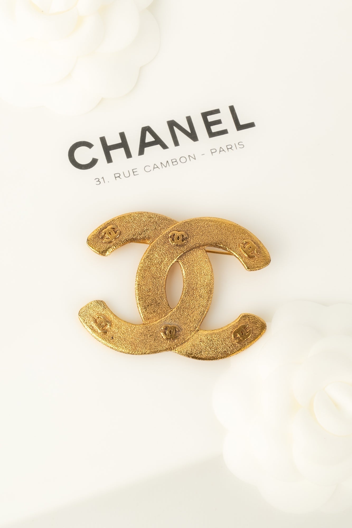 Broche cc Chanel