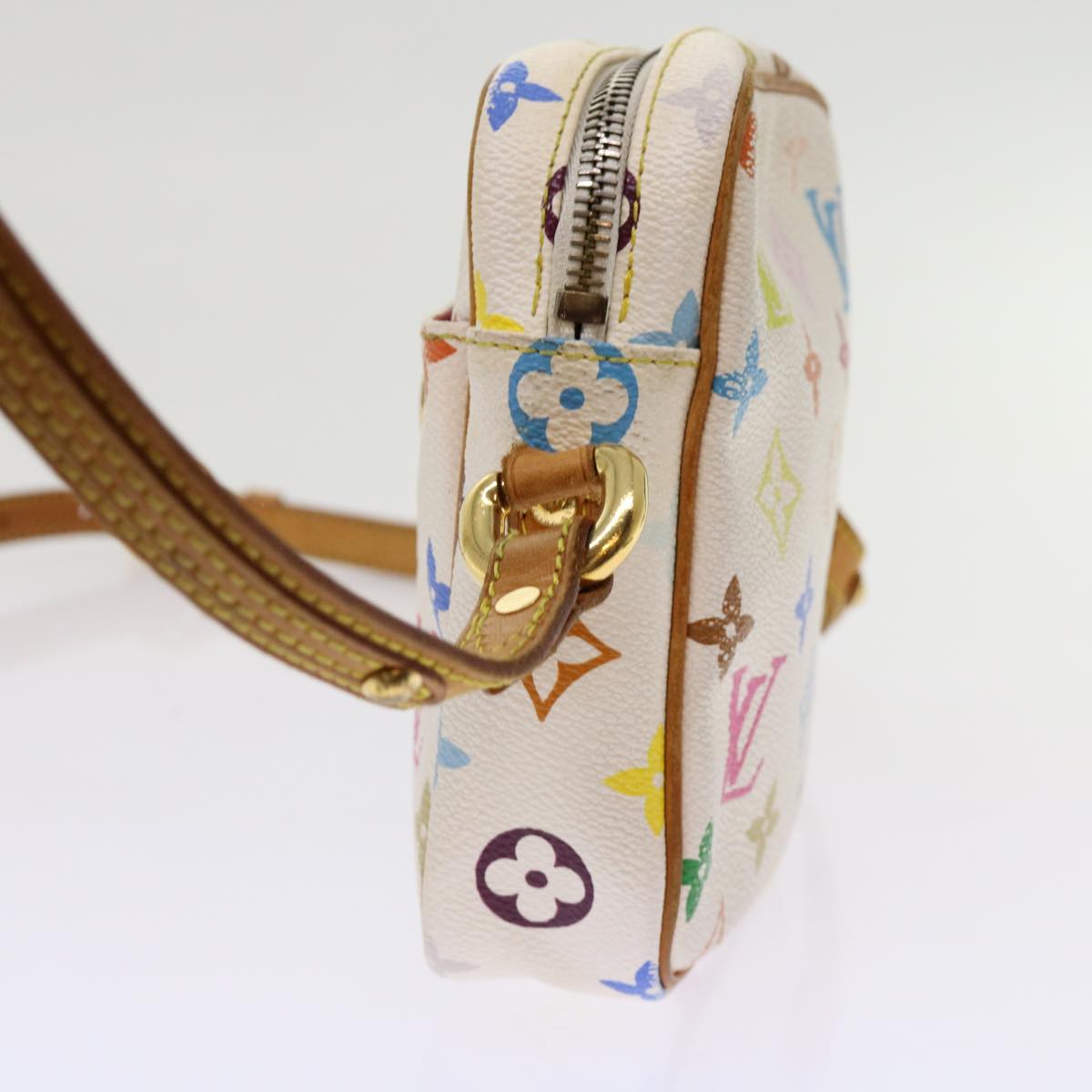 Louis Vuitton  Canvas Shoulder Bag ()