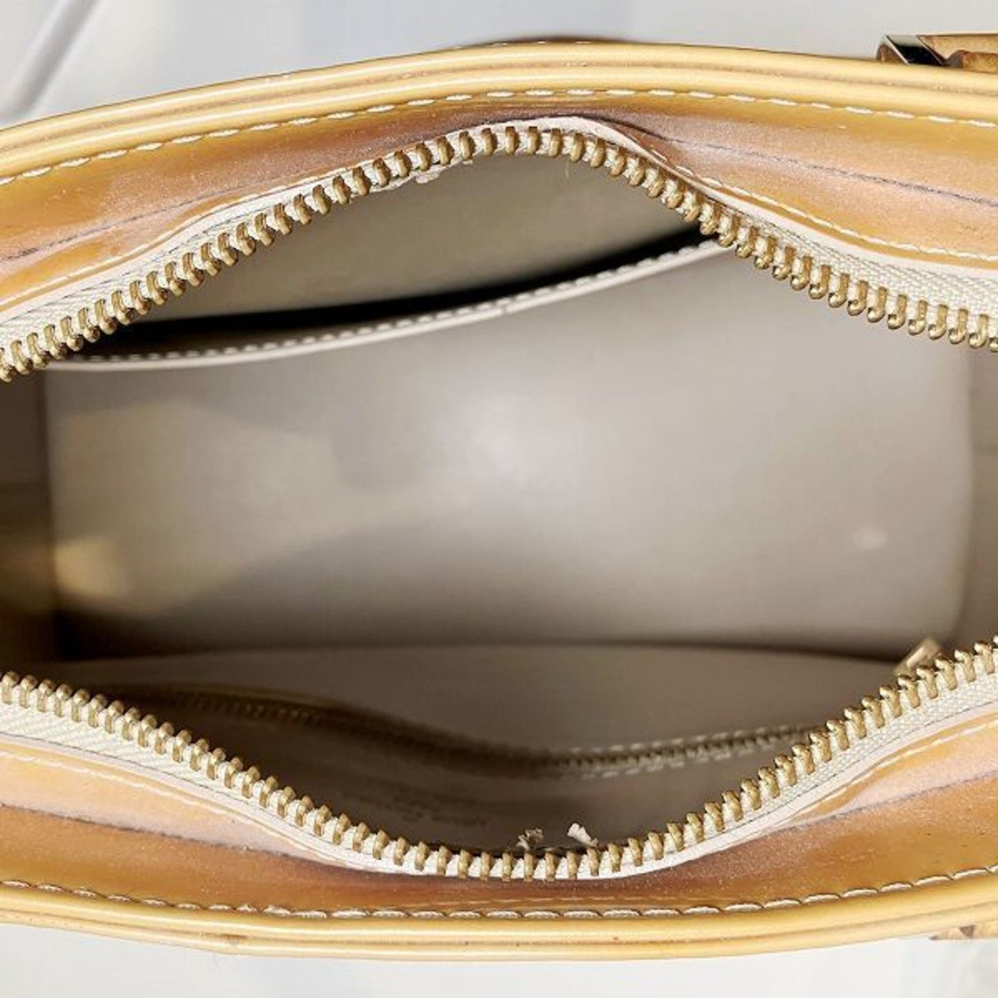 Louis Vuitton Houston  Patent Leather Shoulder Bag ()