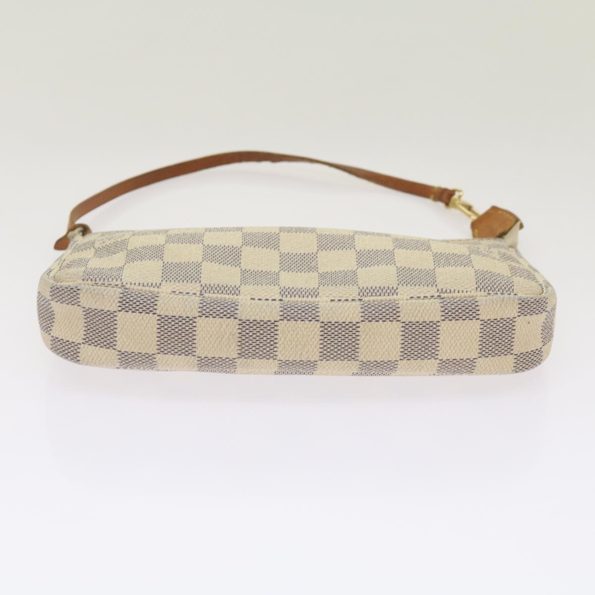Louis Vuitton Pochette Accessoire  Canvas Clutch Bag ()