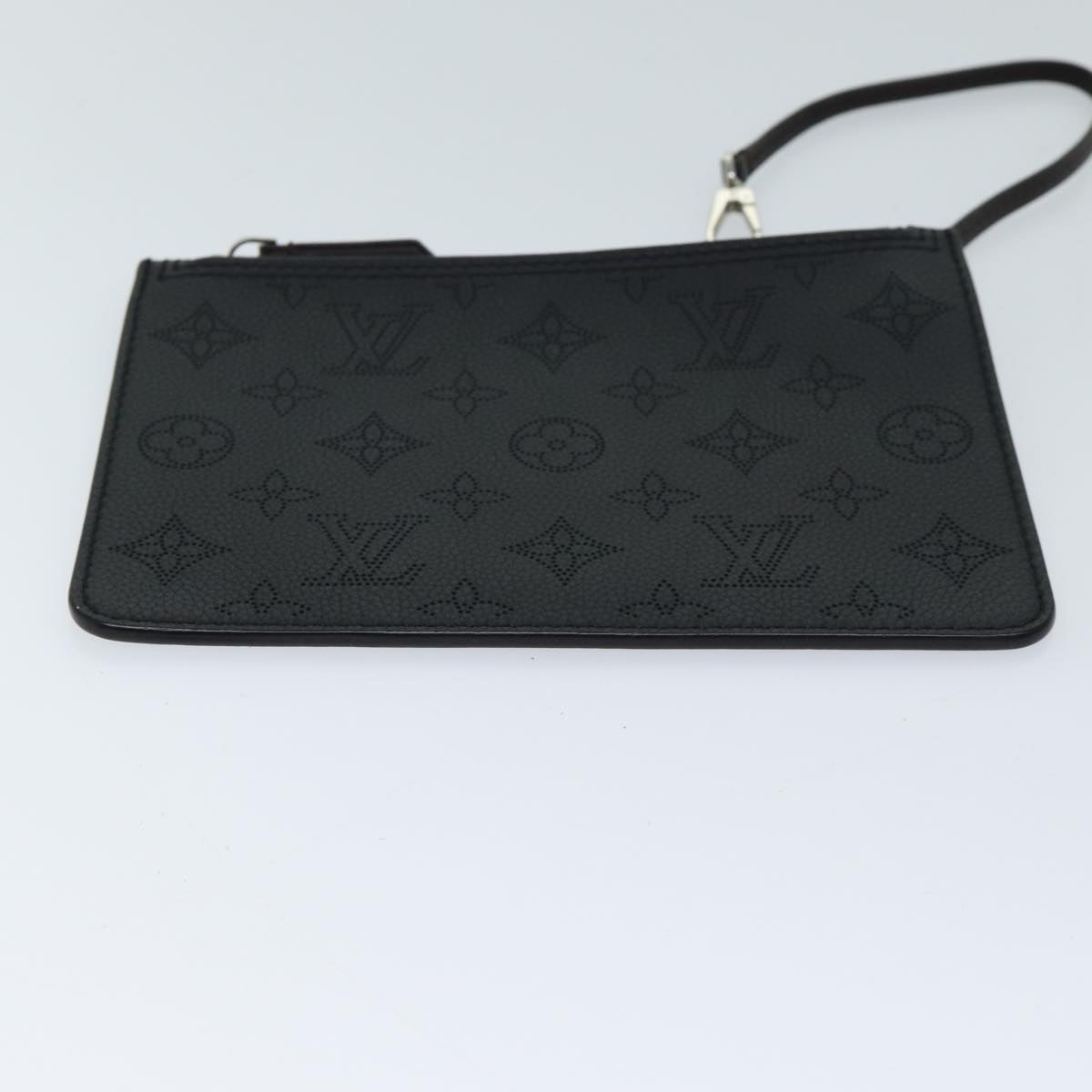 Louis Vuitton Pochette Neverfull  Leather Clutch Bag ()