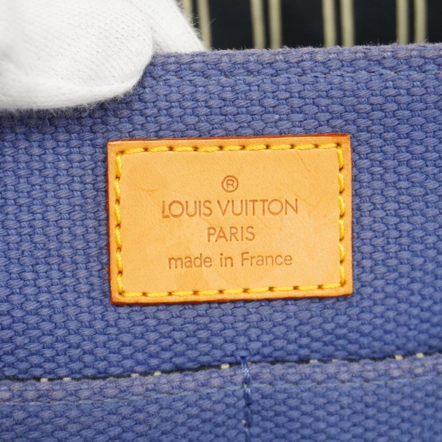 Louis Vuitton Besace  Canvas Shopper Bag ()