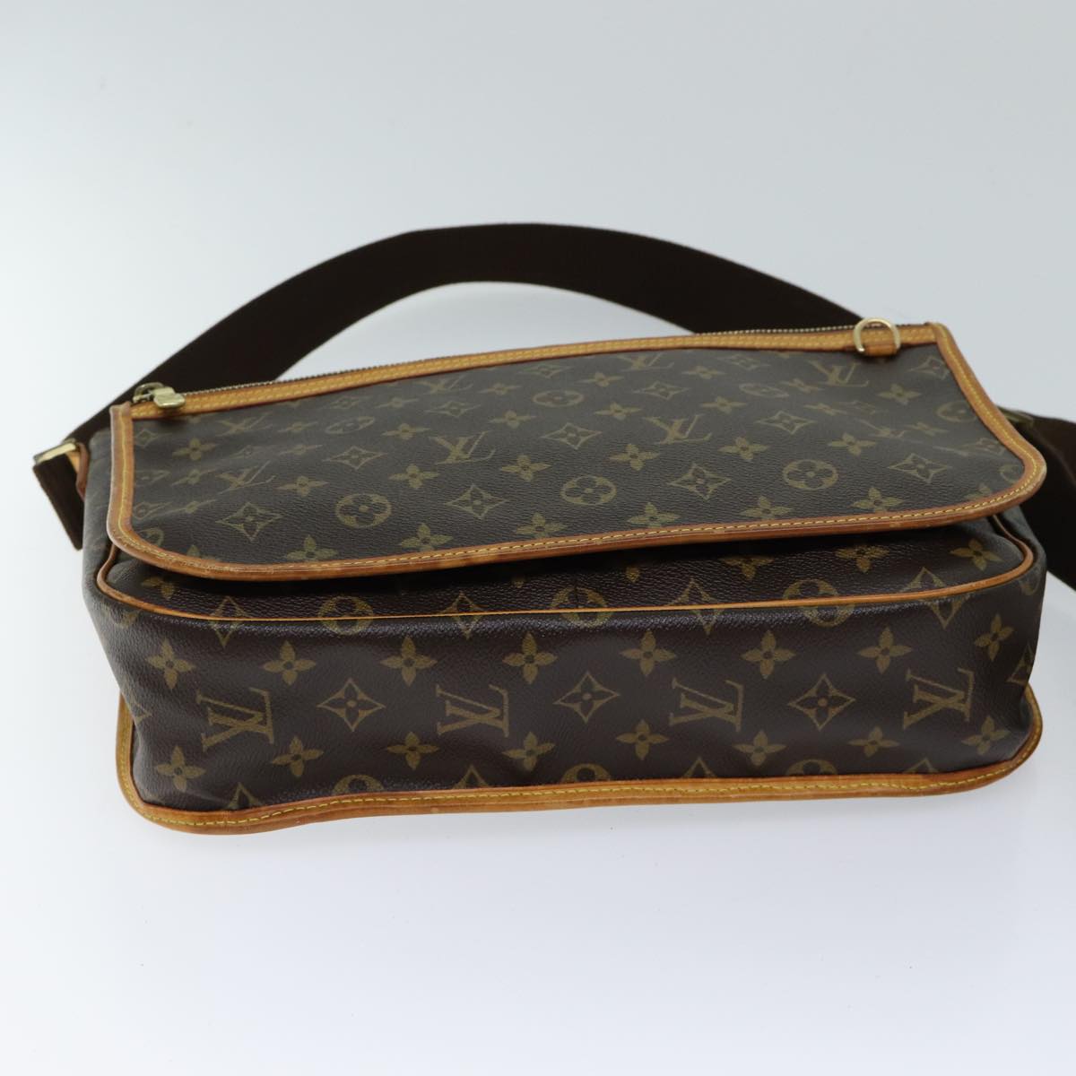 Louis Vuitton Bosphore  Canvas Shoulder Bag ()