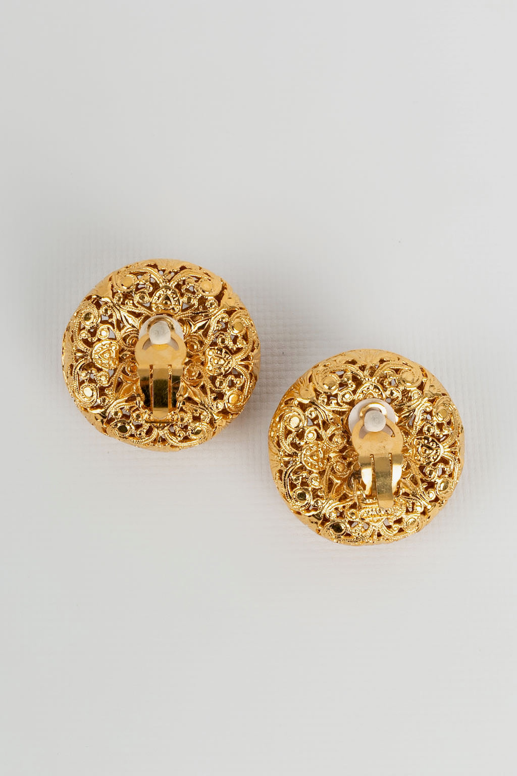 Boucles d'oreilles baroques Chanel