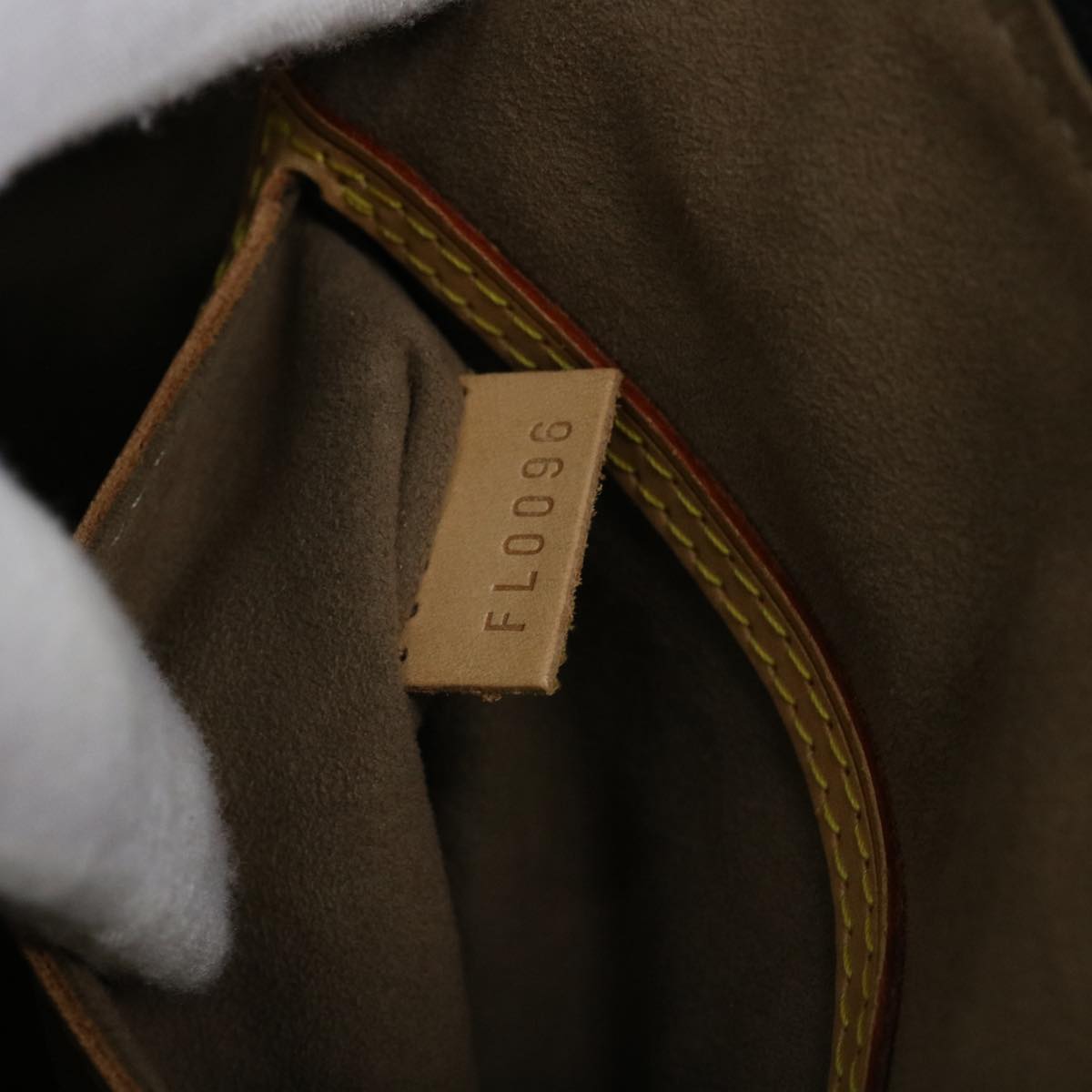 Louis Vuitton Alma  Canvas Handbag ()