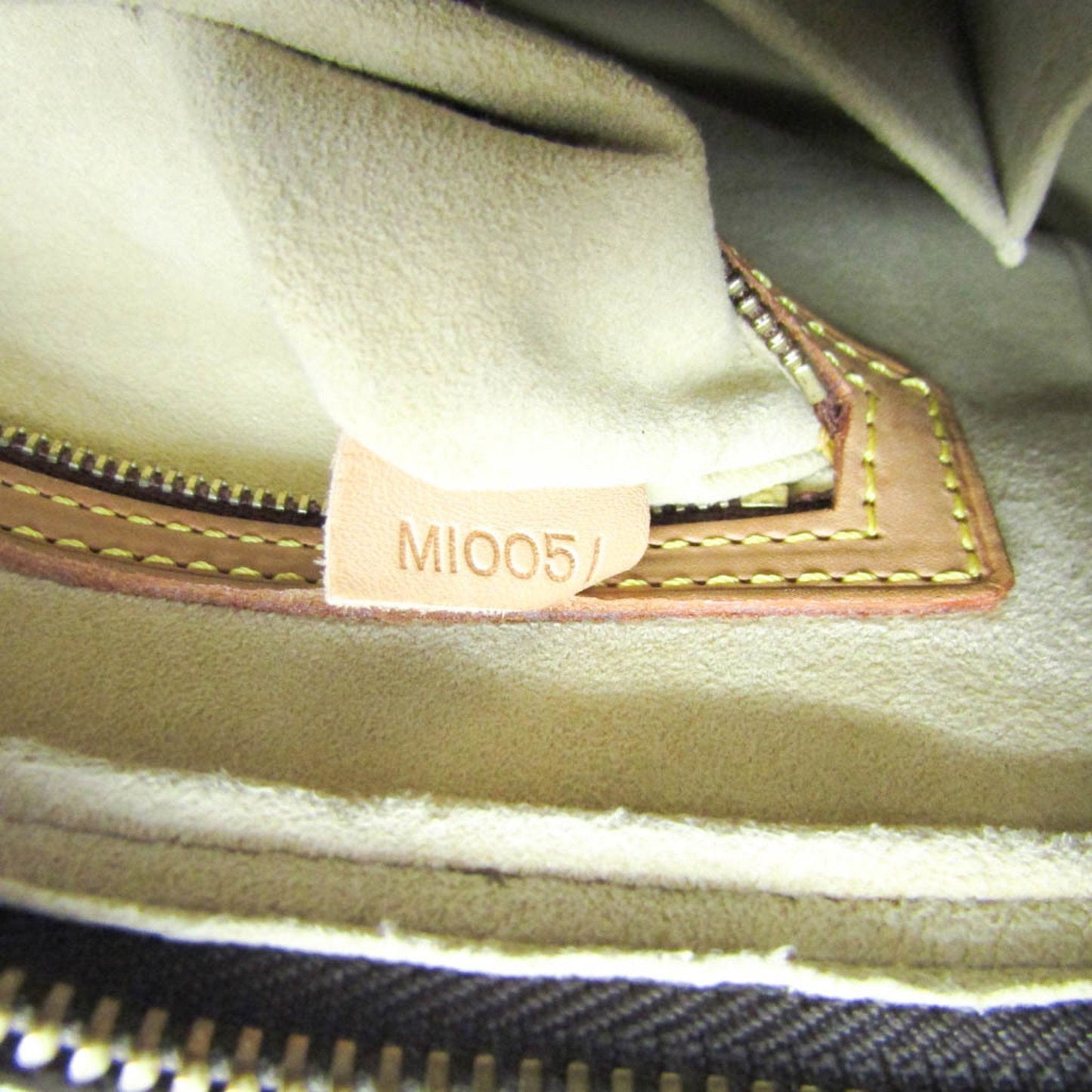 Louis Vuitton Looping Mm  Canvas Shoulder Bag ()