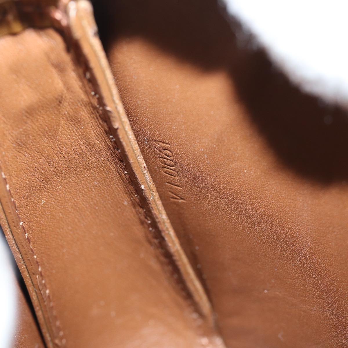 Louis Vuitton Lexington  Patent Leather Clutch Bag ()