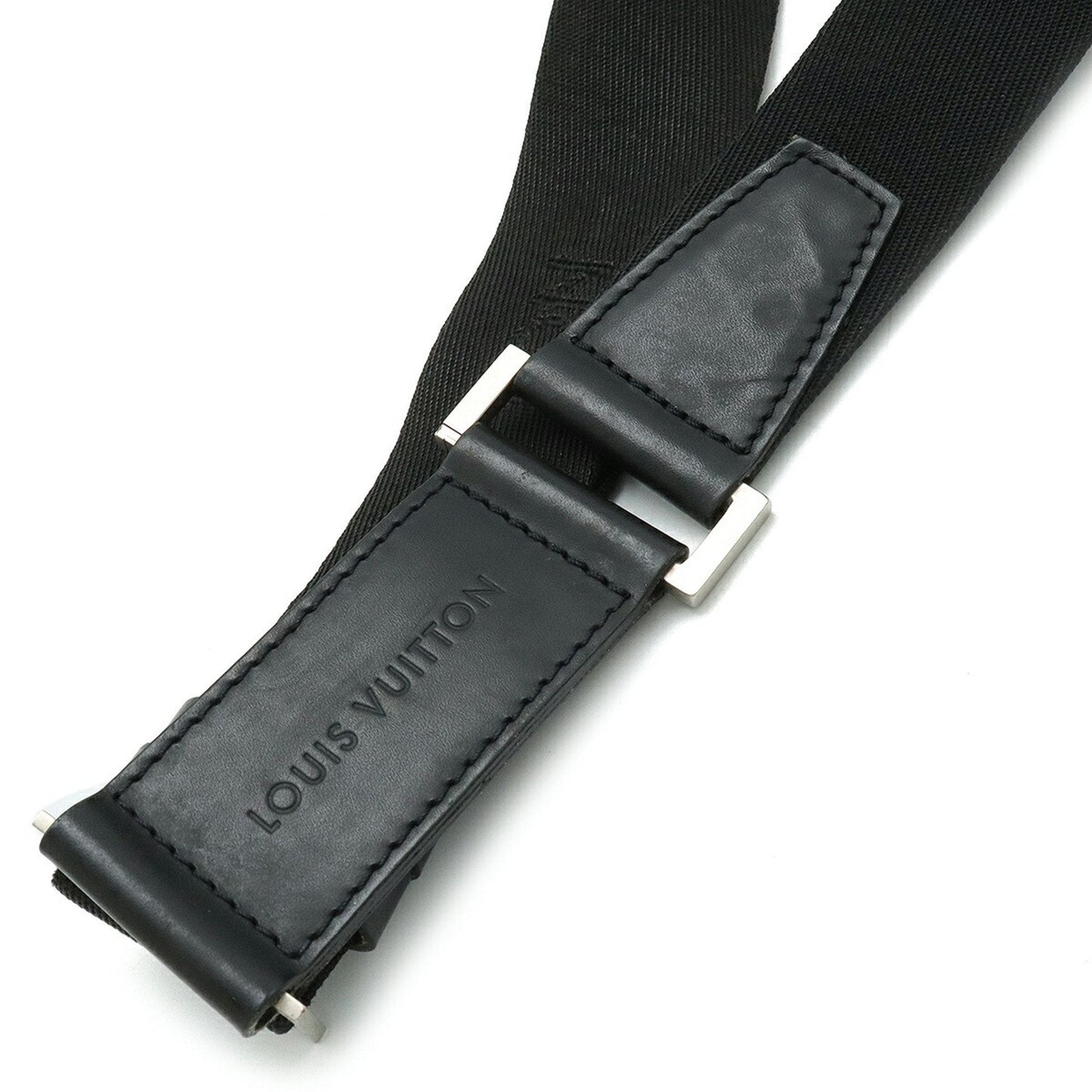 Louis Vuitton Taiga  Leather Shoulder Bag ()