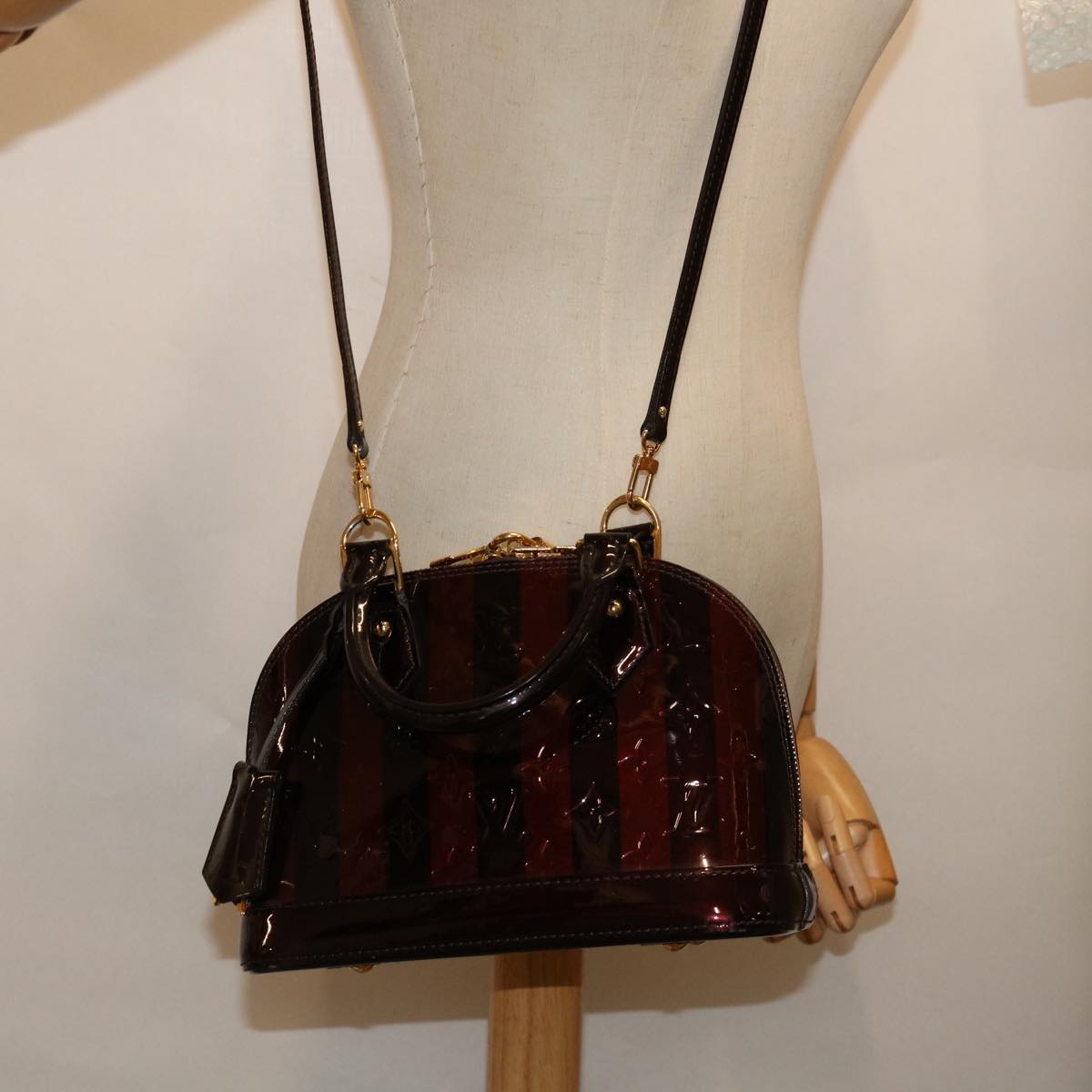 Louis Vuitton Alma  Patent Leather Handbag ()