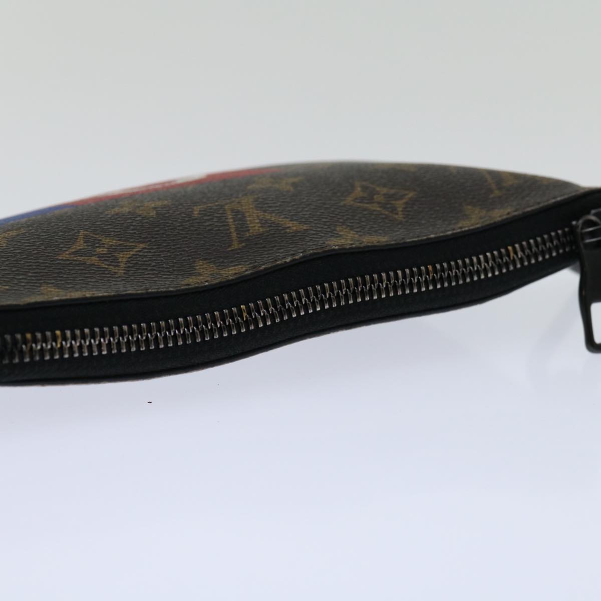 Louis Vuitton Pochette Zippée  Canvas Clutch Bag ()