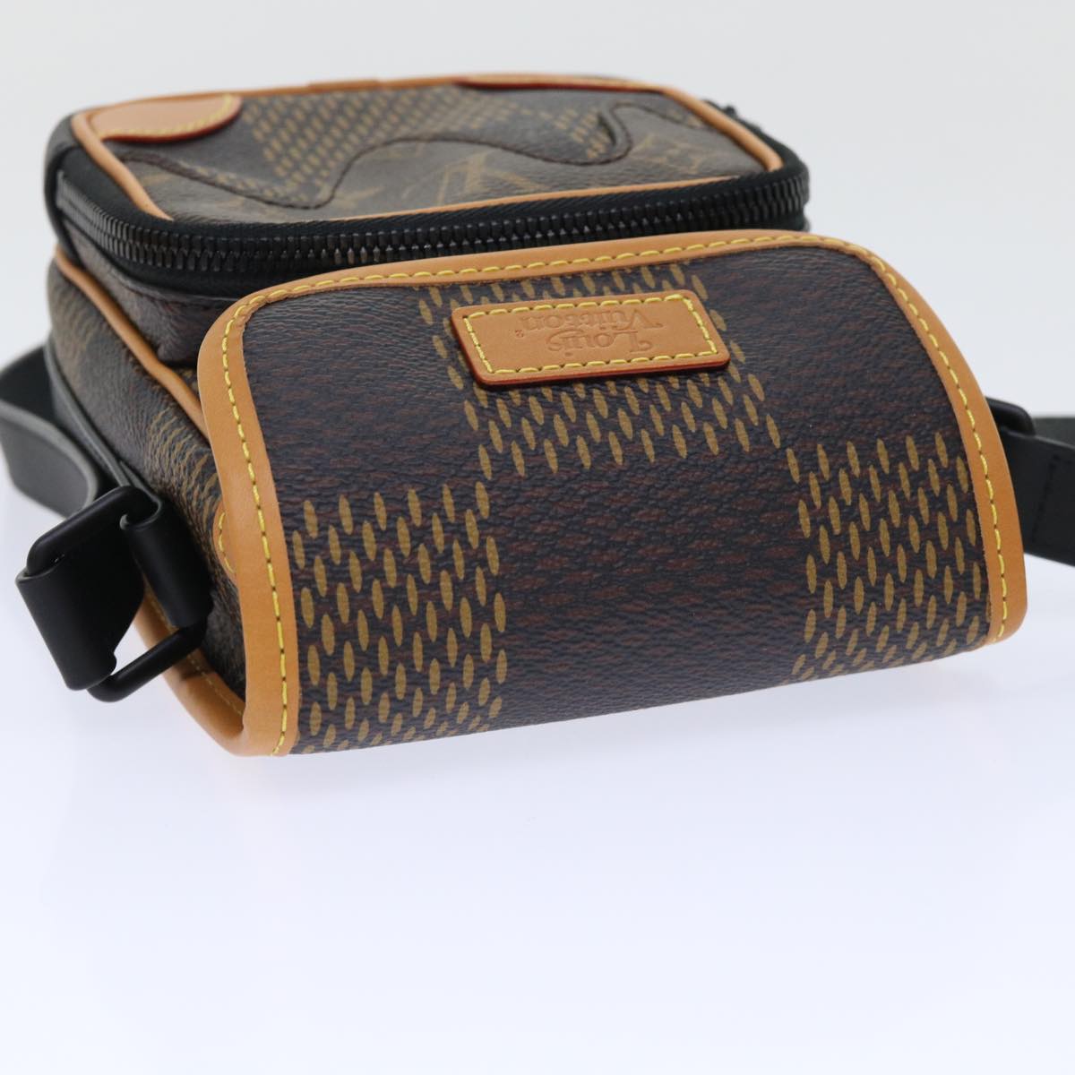 Louis Vuitton Amazon  Canvas Shoulder Bag ()