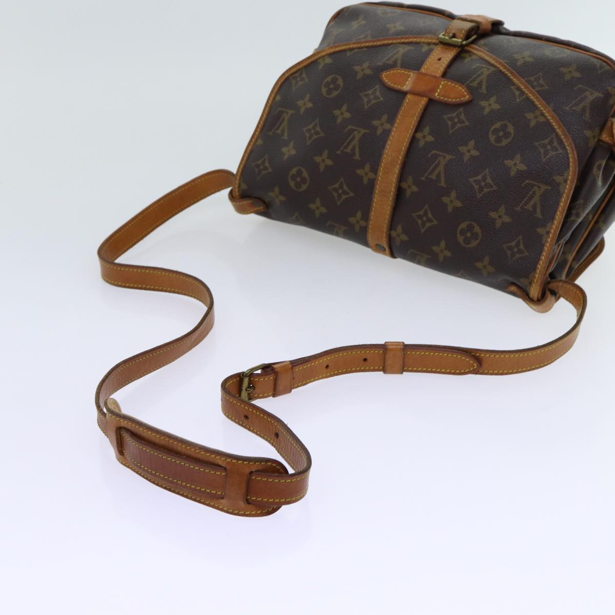 Louis Vuitton Saumur  Canvas Shoulder Bag ()