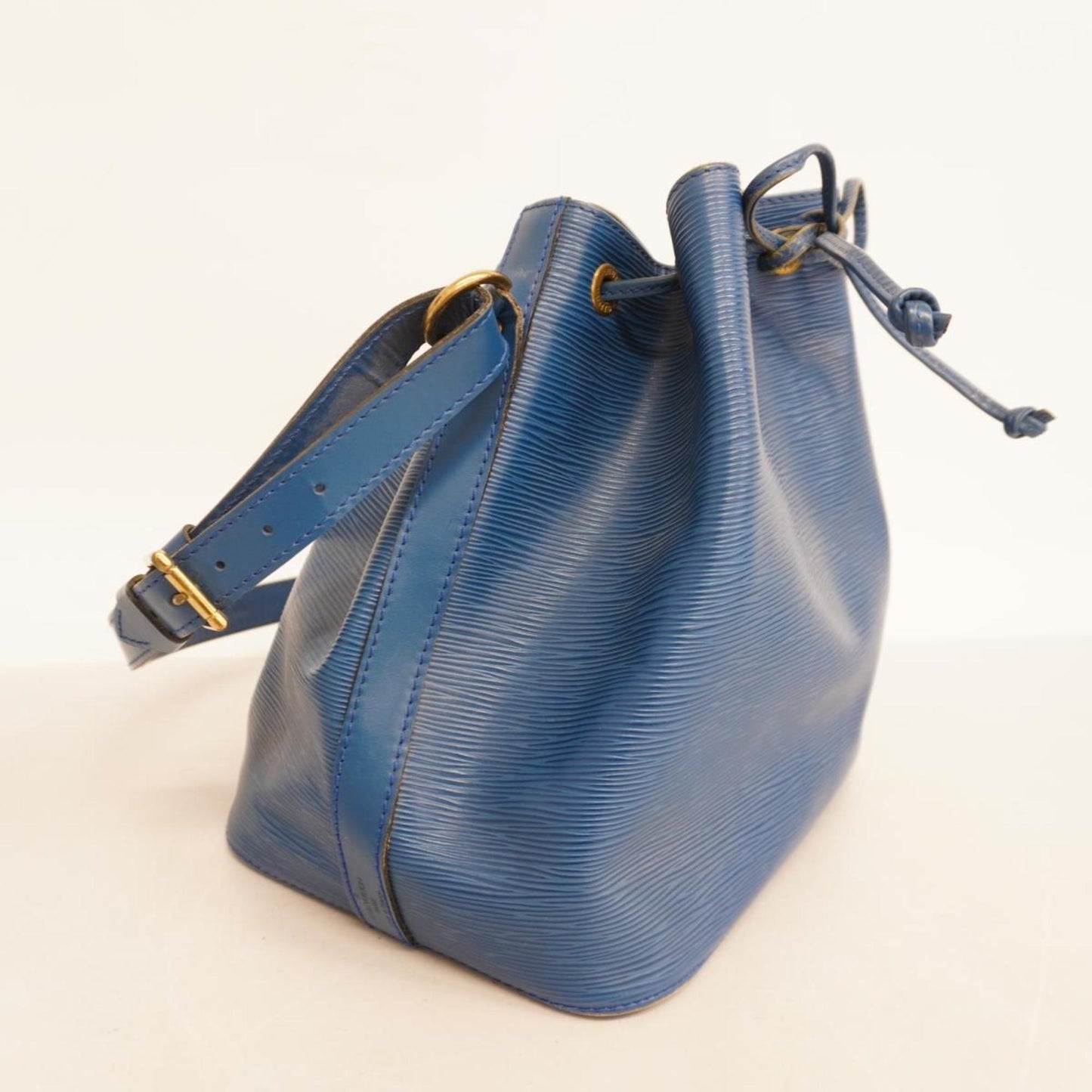 Louis Vuitton Petit Noé  Canvas Shopper Bag ()