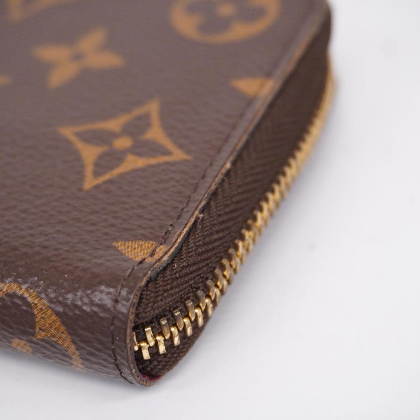 Louis Vuitton  Leather Wallet  ()